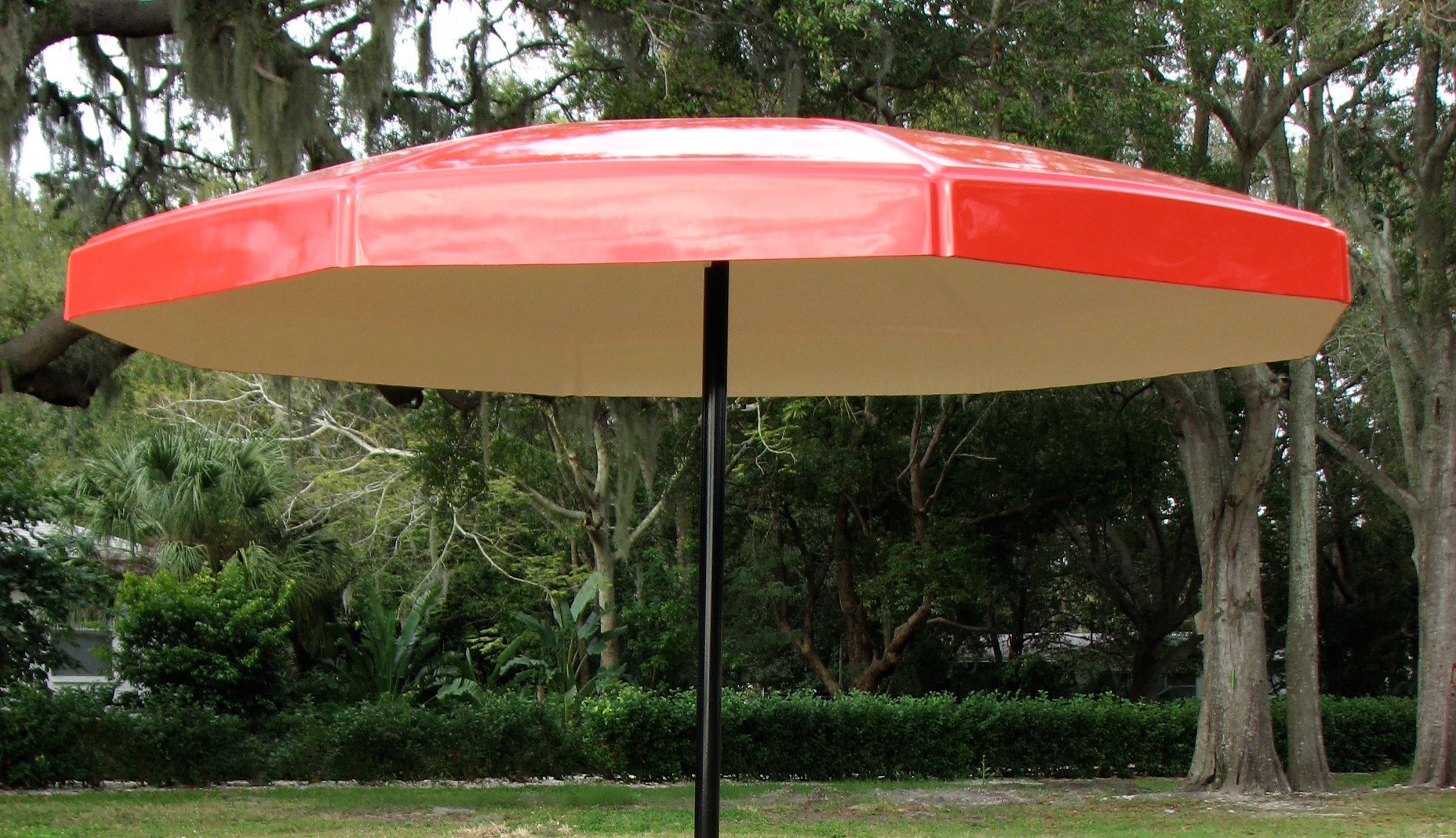 6′ Octagonal Umbrella With Valance in Carnival Red STM Industries